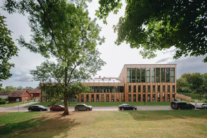 11Thermory-Benchmark-thermo-pine-cladding-decking-Paide-state-high-school-Photo-Tonu-Tunnel-1920x1280-1-570x380.png