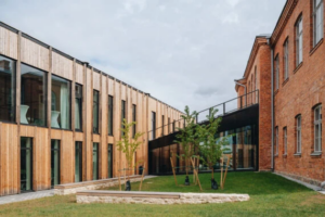 12Thermory-Benchmark-thermo-pine-cladding-decking-Paide-state-high-school-Photo-Tonu-Tunnel-1920x1280_4-570x380.png