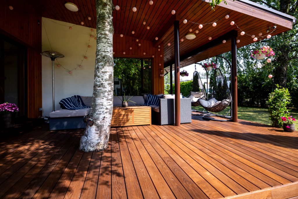 17.-thermory-benchmark-thermo-ash-d45j-21x118mm-pacs-decking-estonia-photo-allan-leppikson-1024x683.jpg