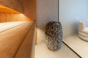24Thermory-Sauna_wall-panels-and-ceiling-Vire-thermo-aspen-15x69_SHP-thermo-aspen-bench_Photo-by-Elvo-Jakobson-13-570x380.png