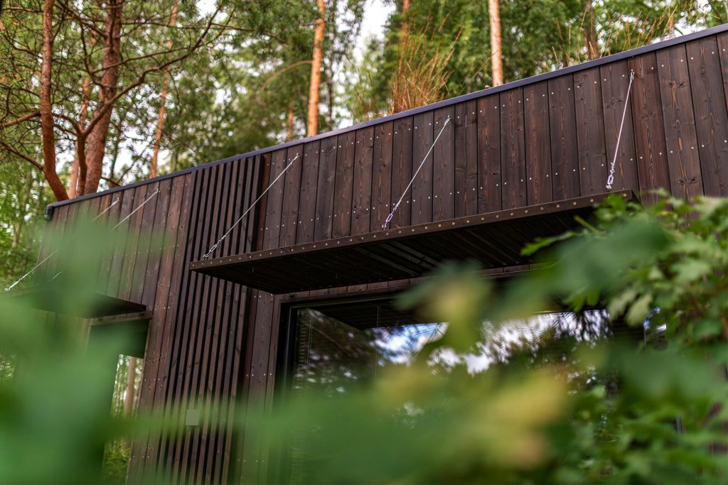 Thermory-Spruce-brushed-and-oiled-cladding_ash-decking_flooring_Villart-tiny-house_villart.ee_photos_Margus-Vilisoo-920x1280-1-1024x683.jpg