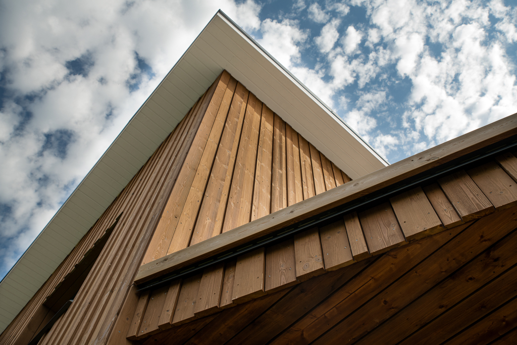 thermory-vivid-translucent-brown-private-house-in-estonia-photographer-aivo-kallas-14-1024x683.jpg